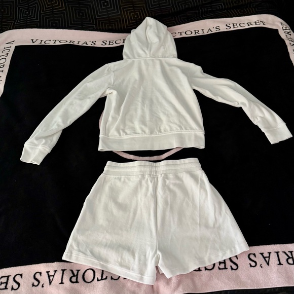NWT Fashion Nova White Velour Hoodie & Short Set XS - Picture 5 of 6